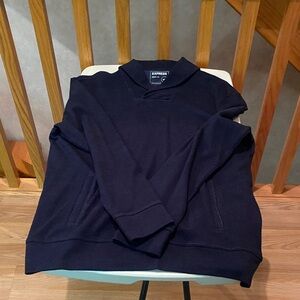 Express long-sleeve pocketed sweatshirt (no hood). Size: M. Color: Dark Navy